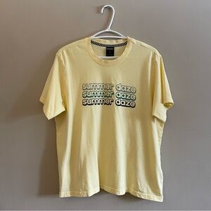 FarWest “Summer Daze” Yellow Retro-Style Cotton Tee – Size Large Like New